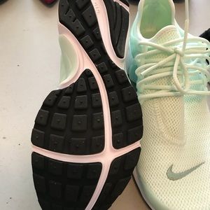 Size 8 Nike’s worn once